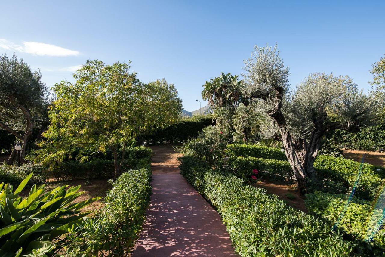 Отель Il Giardino Di Venere Монделло Экстерьер фото