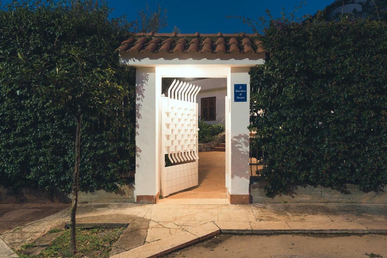 Отель Il Giardino Di Venere Монделло Экстерьер фото